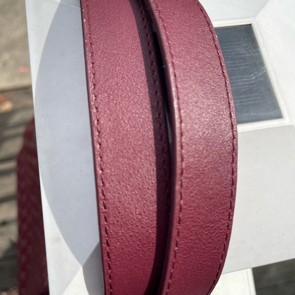 DKNY Maroon Printed Sig Softside Range Leather Handheld Bag - Picture 6 of 12